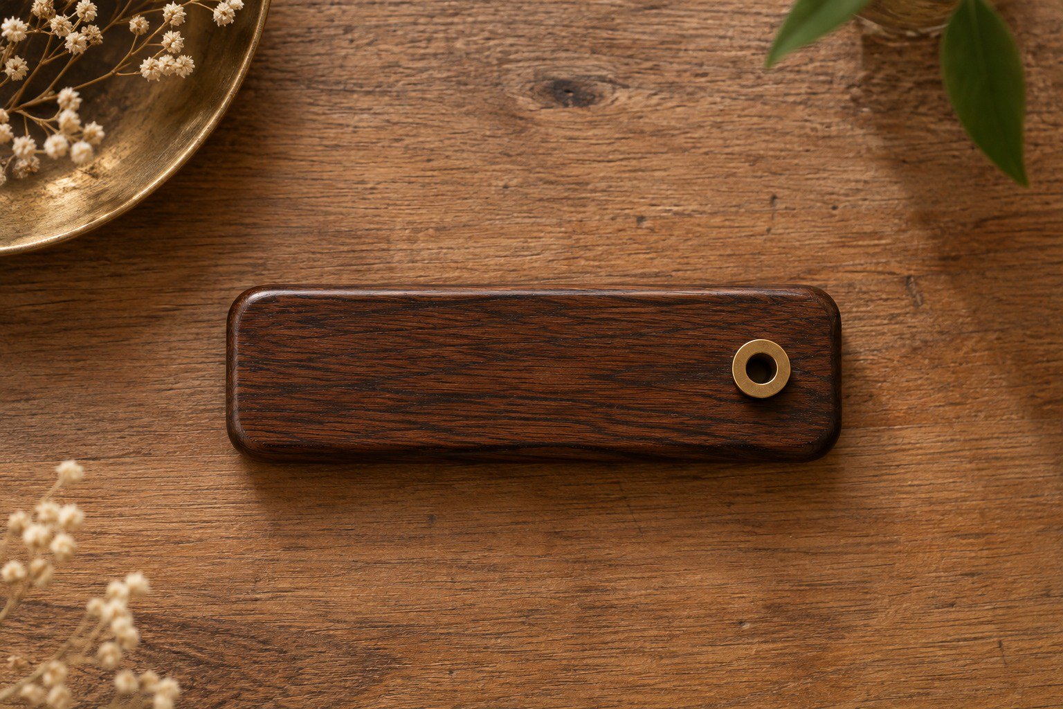 The Channapatna wooden holder that keeps each stick at 45°